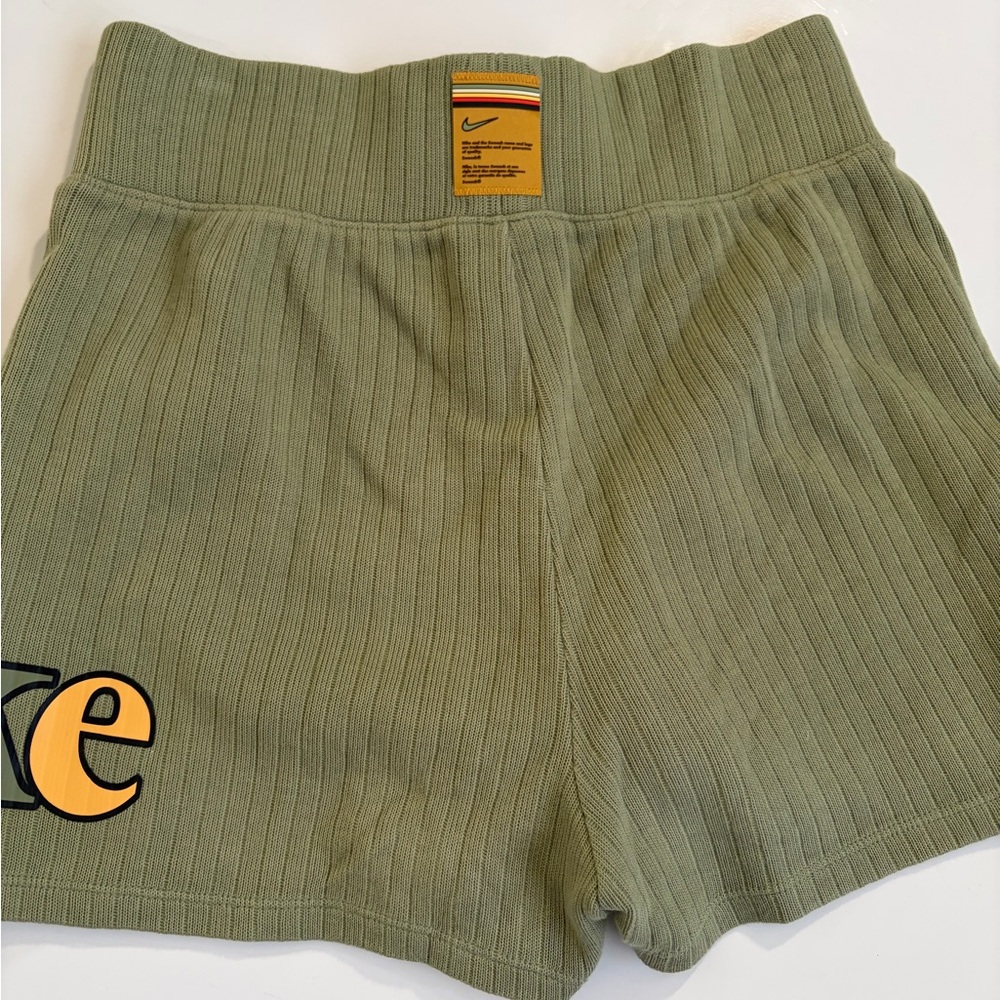 Nike Sportswear Women's Ribbed Fleece Shorts Olive Green Size Small - Picture 2 of 6